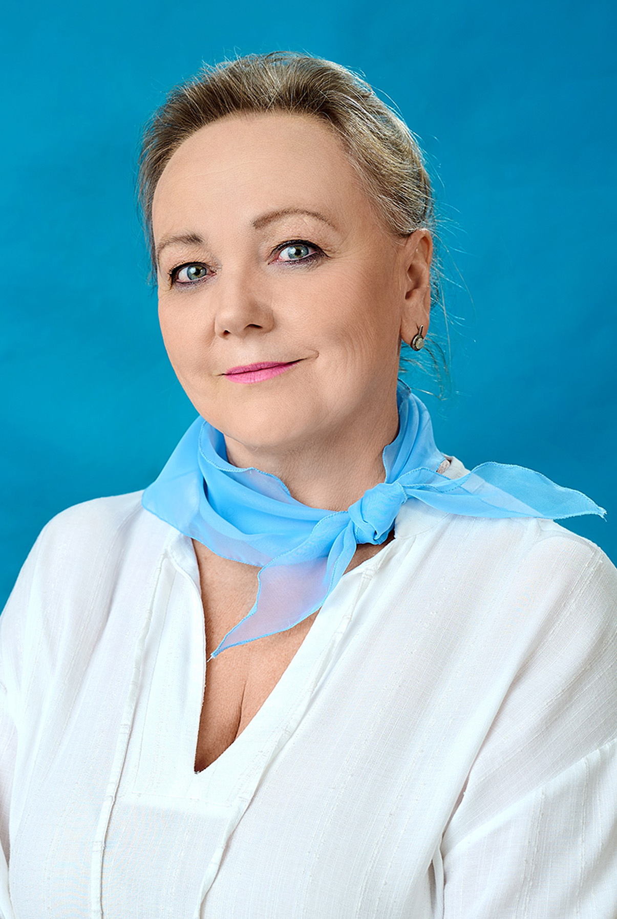 Музыкальный руководитель высшей квалификационной категории Среднякова Елена Борисовна.